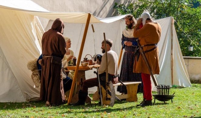 Středověké ležení na Průvodu králů